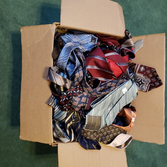 20 Various Mens Ties for craft projects - Picture 4 of 4